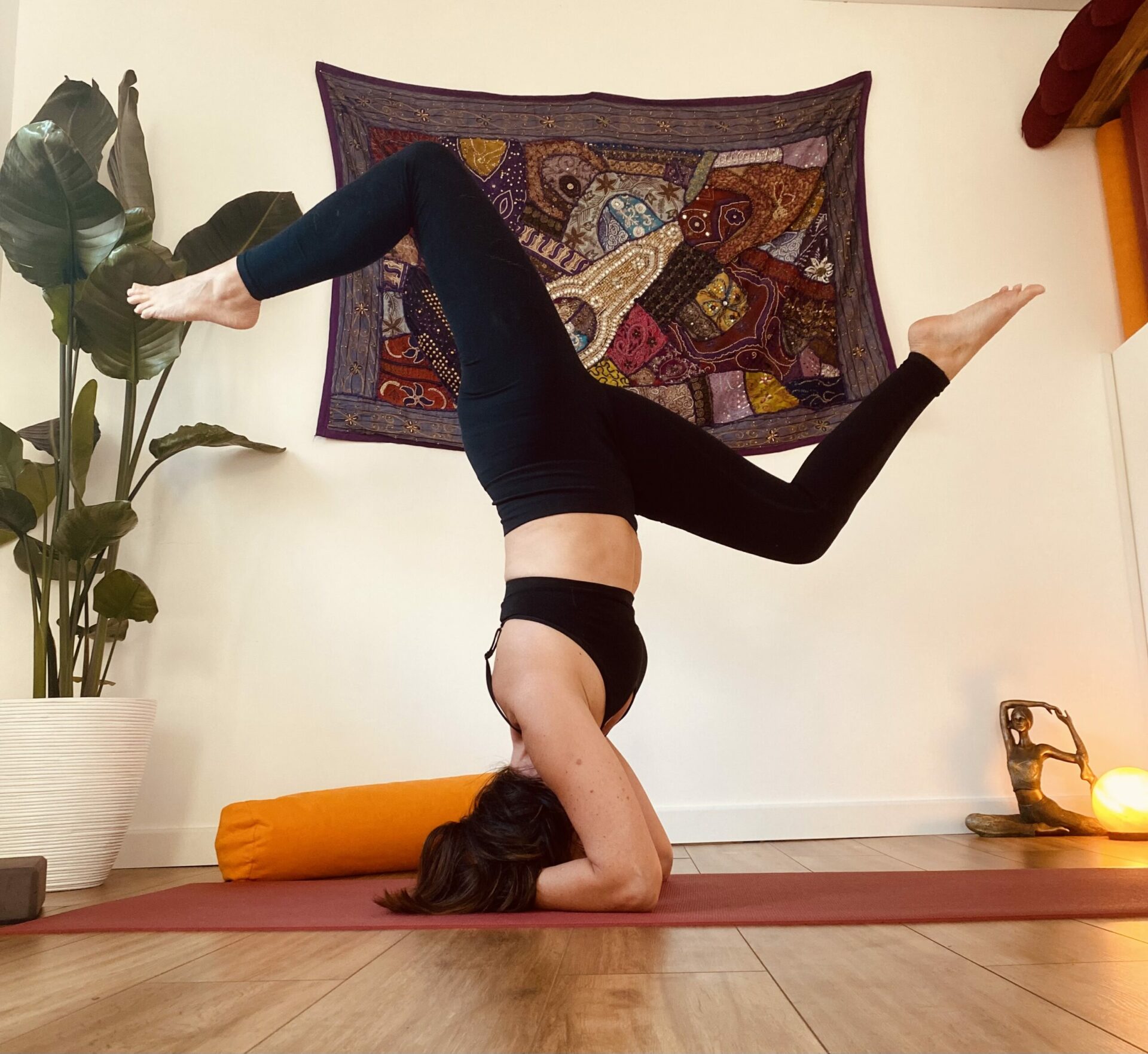 sirsasana-l-universdeceline Yoga la Seyne sur Mer/ l'univers de Céline